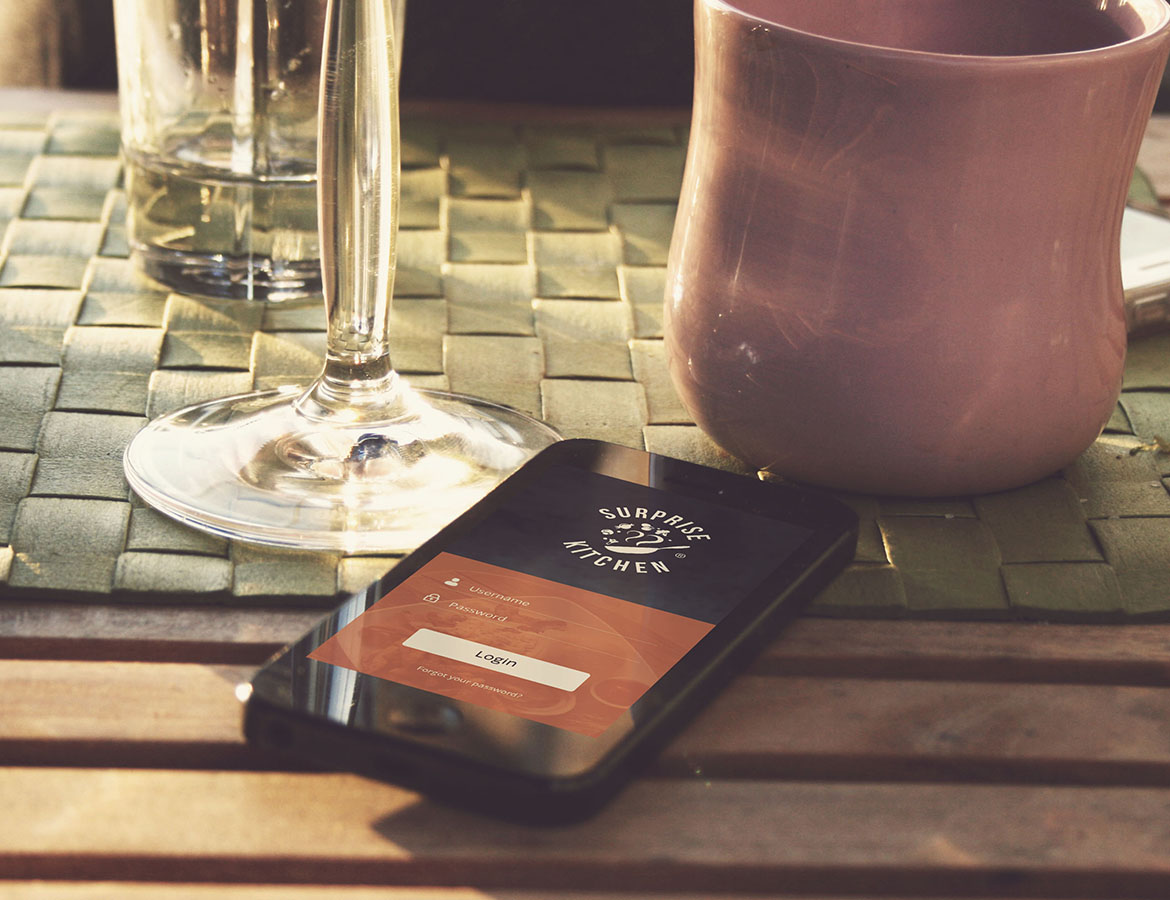 Suprise Kitchen App Splash Screen by Mario Matkovski Suprise Kitchen App Splash Screen in Mobile Apps Design Inspiration by Mario Matkovski